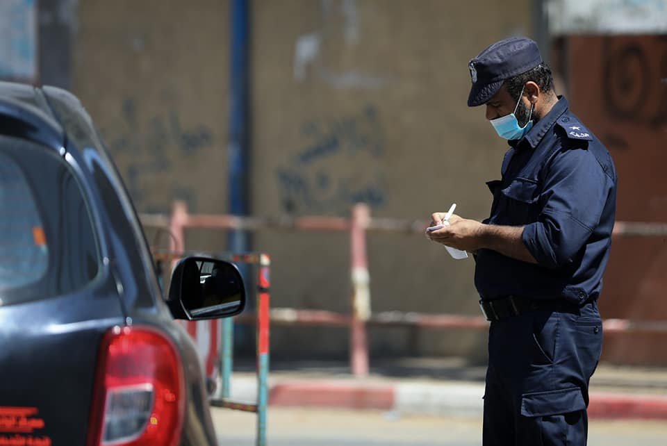 الشرطة خلال عملها لمكافحة كورونا