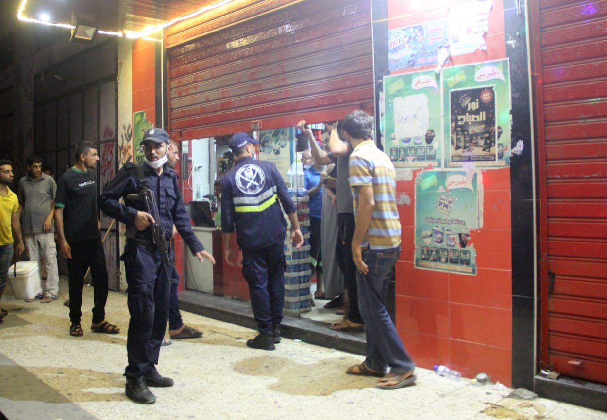 تقرير حول مهام مباحث كورونا في غزة لمتابعة المخالفين للقرارات