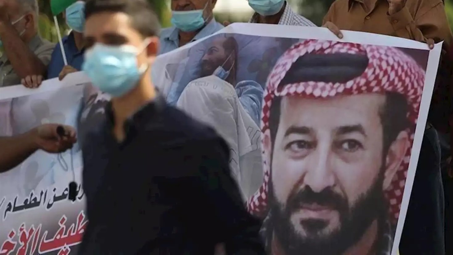 عائلة الأسير ماهر الأخرس توجه رسالة للرئيس عباس وعدة جهات