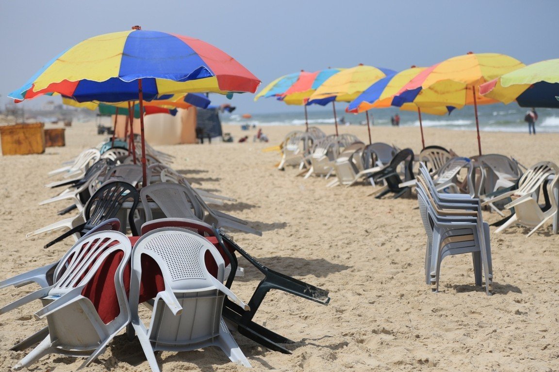 استراحة على شاطئ غزة