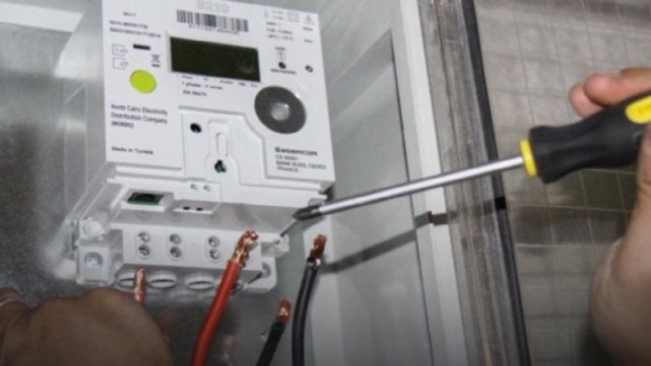 سلطة الطاقة بغزة تكشف عن دراسة لتخفيض سعر اشتراك الكهرباء التجاري