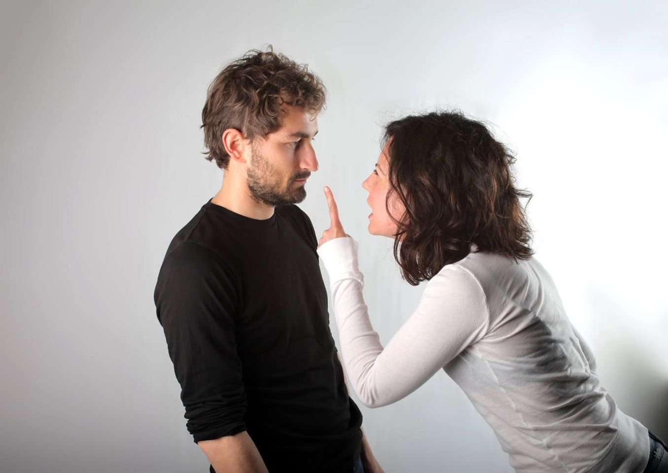 التعامل مع الرجل ضعيف الشخصية