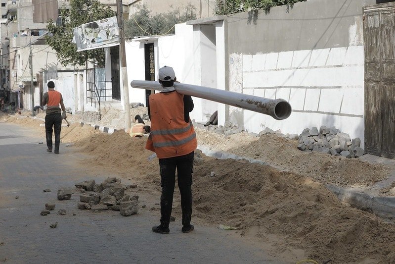 بلدية غزة تشرع بتأهيل شبكات المياه في حي الصبرة بالمدينة