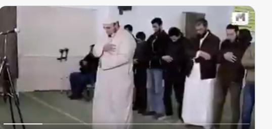 وفاة الشيخ طلحة وهو يصلي