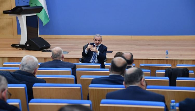 رئيس الوزراء محمد اشتية