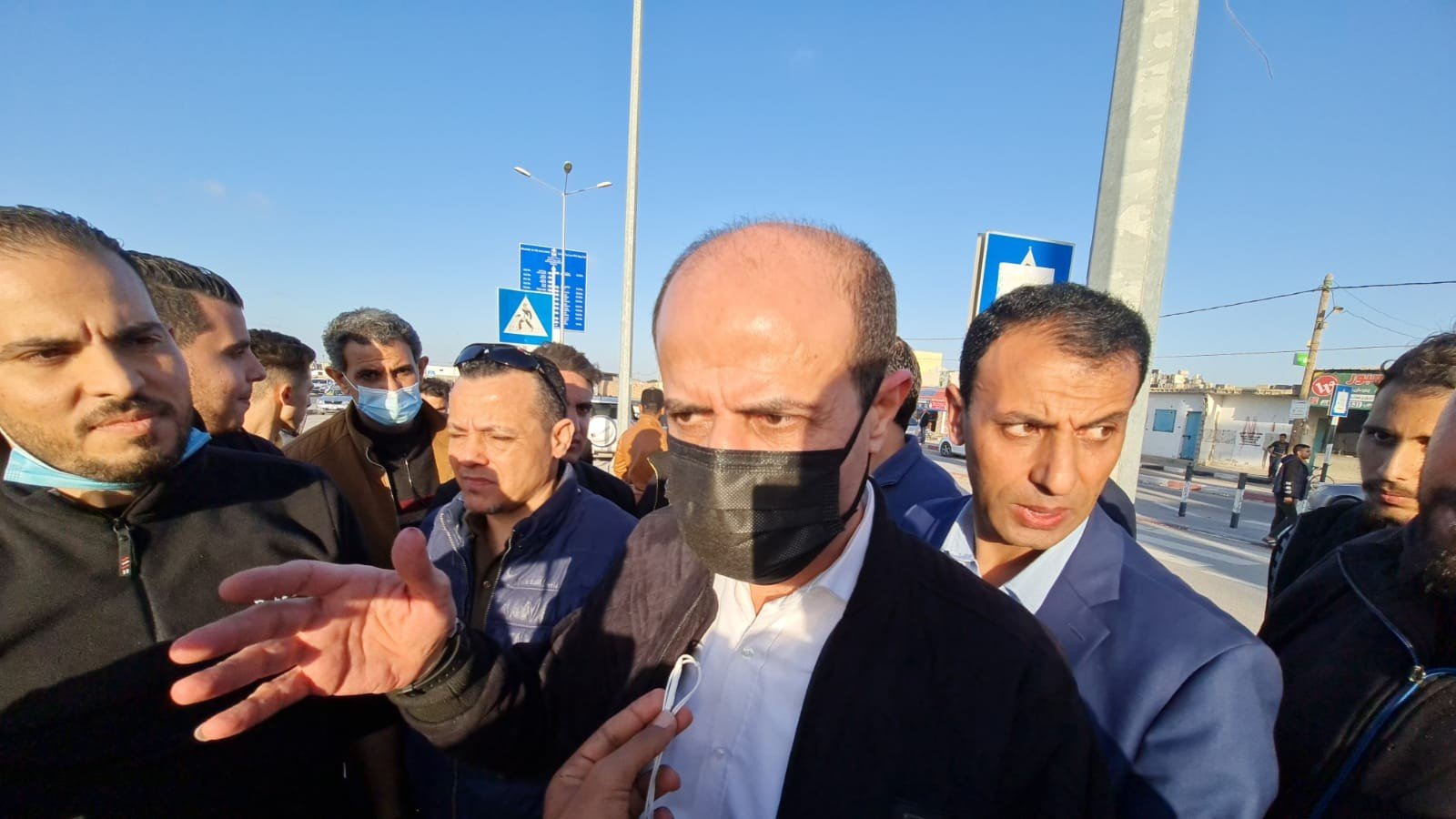 عبد الحكيم عوض