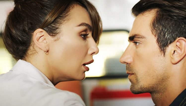 أسماء الممثلين في مسلسل حب ابيض واسود