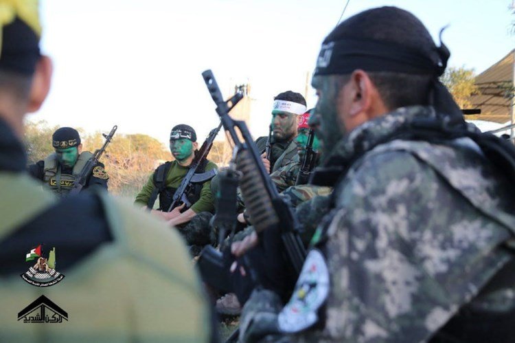 الغرفة المشتركة لفصائل المقاومة بغزة تنشر صورًا لمناورة "الركن الشديد 2"