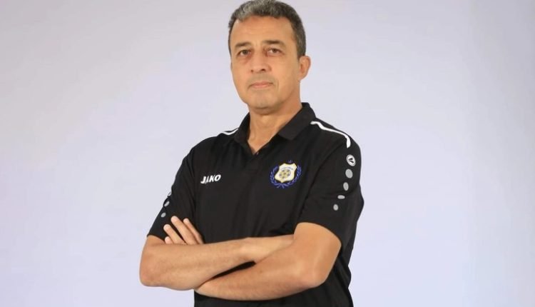 من هو كابتن ادهم السلحدار على ويكيبيديا