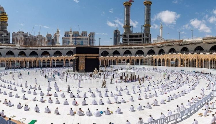 السعودية: عودة إجراءات التباعد في المسجدين الحرام والنبوي