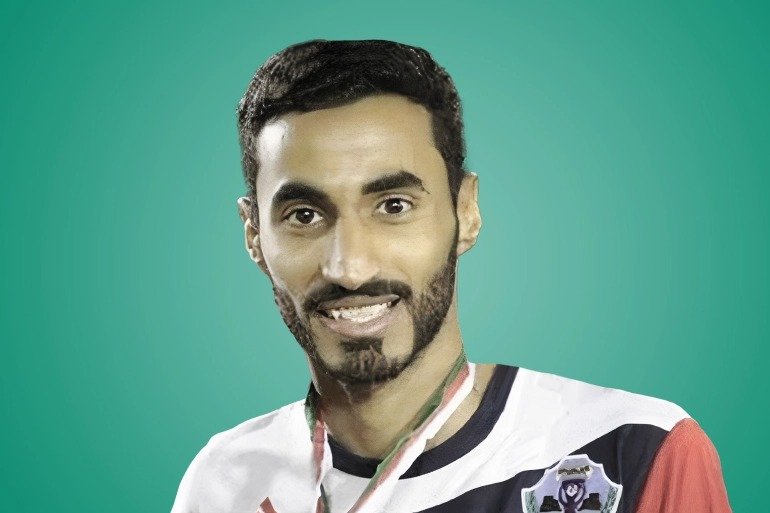 لحظة وفاة اللاعب منذر الحراصي على أرضية الملعب