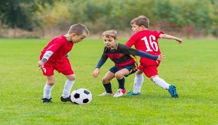 تعبير كتابي عن كرة القدم وفوائدها السنة الثالثة ابتدائي بالجزائر