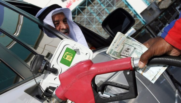 كم سعر لتر البنزين في السعودية ؟