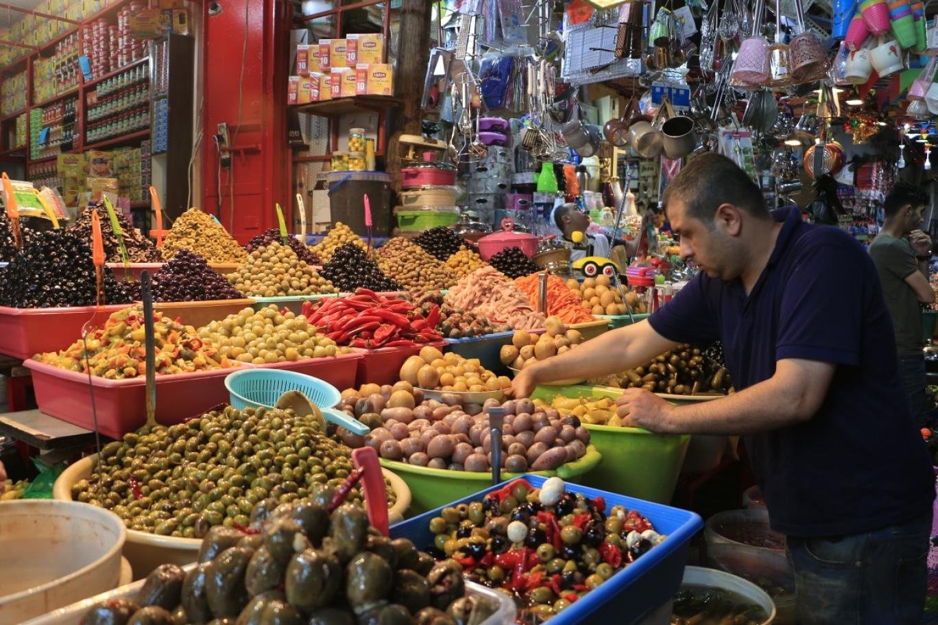 غزة تستقبل رمضان بأمعاء خاوية