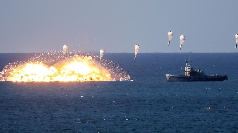 شاهد القنبلة الفراغية بالتصوير البطئ thermobaric weapon