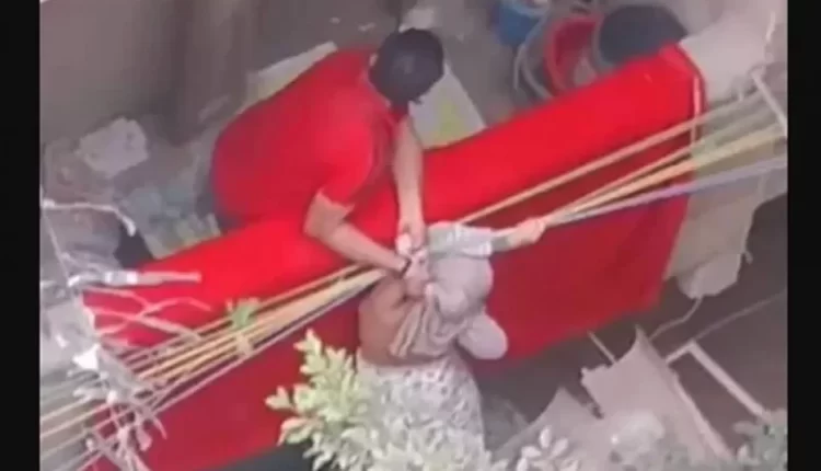 شاهد: فيديو فتاة البلكونة يثير جدلا بمصر