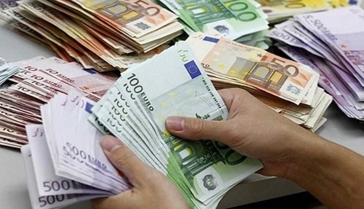 سعر اليورو مقابل الدينار الجزائري في السوق السوداء اليوم 2022