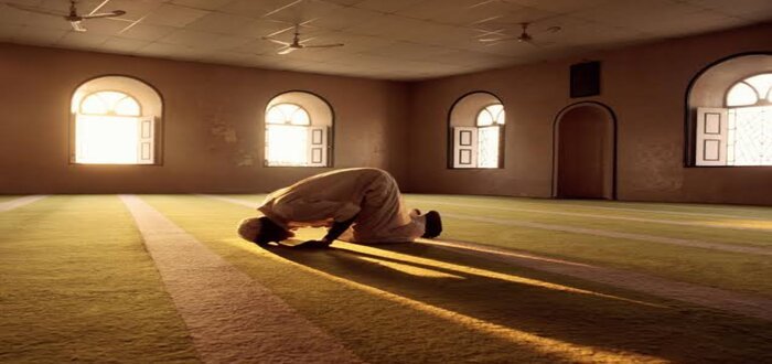 هل يجوز صلاة العشاء بعد الساعة 12 إسلام ويب
