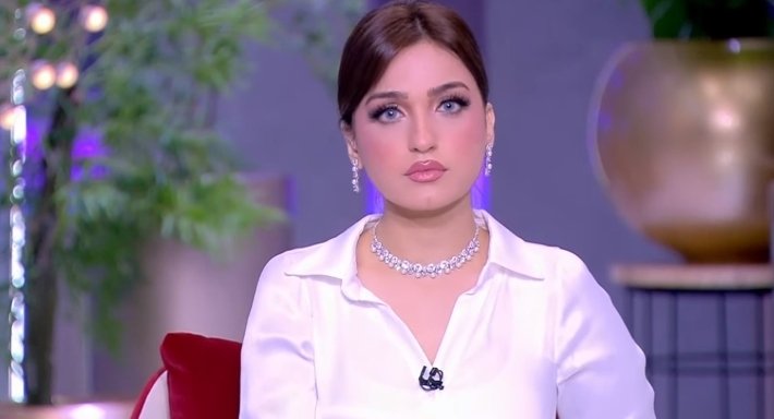 شاهد صور ياسمين عز بدون مكياج