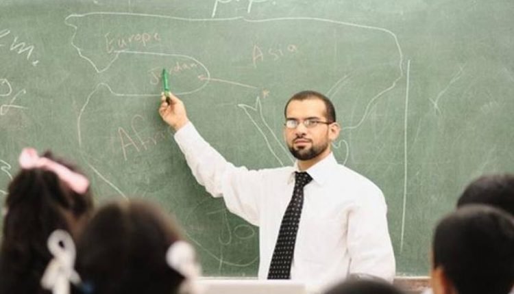 كم راتب معلم ابتدائي في الجزائر 2023 ؟