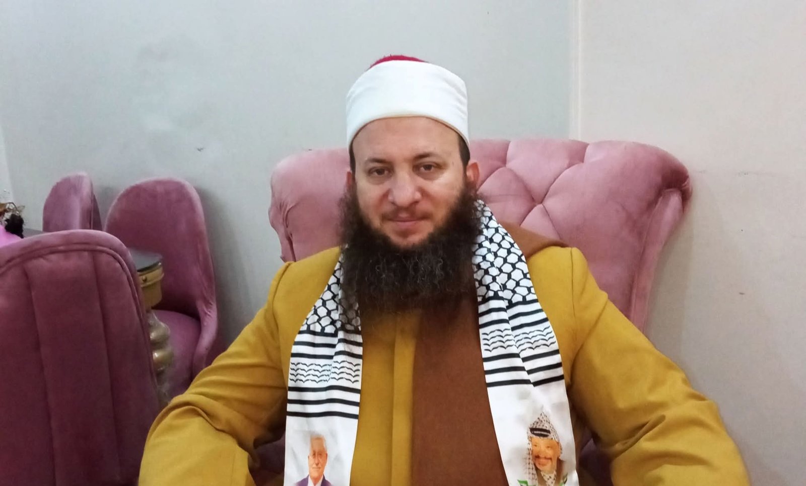 استبعاد رامي حلس من لجنة إدارة غزة بسبب منشورات “توتيرية”