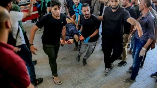 "مجزرة الجنازة" جريمة بشعة جديدة يرتكبها الاحتلال وسط القطاع
