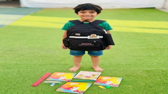 جمعية الإيثار توزع القرطاسية المدرسية على الطلبة في قطاع غزة