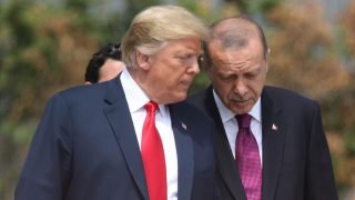 أردوغان يبحث مع ترامب التطورات في قطاع غزة وملفات إقليمية أخرى