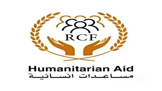 مؤسسة RCF توزع طرودًا صحية على الأسر النازحة في جنوب غزة