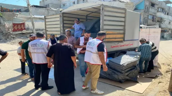 جمعية العودة تنفذ تدخلاً إغاثياً عاجلاً للأسر المتضررة في مخيم النصيرات