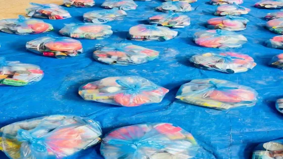 مركز وتين يواصل توزيع الطرود الغذائية على النازحين في غزة
