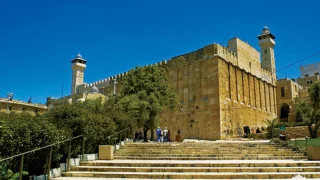 إعادة فتح الحرم الإبراهيمي في الخليل بعد إغلاقه خلال عملية عسكرية إسرائيلية